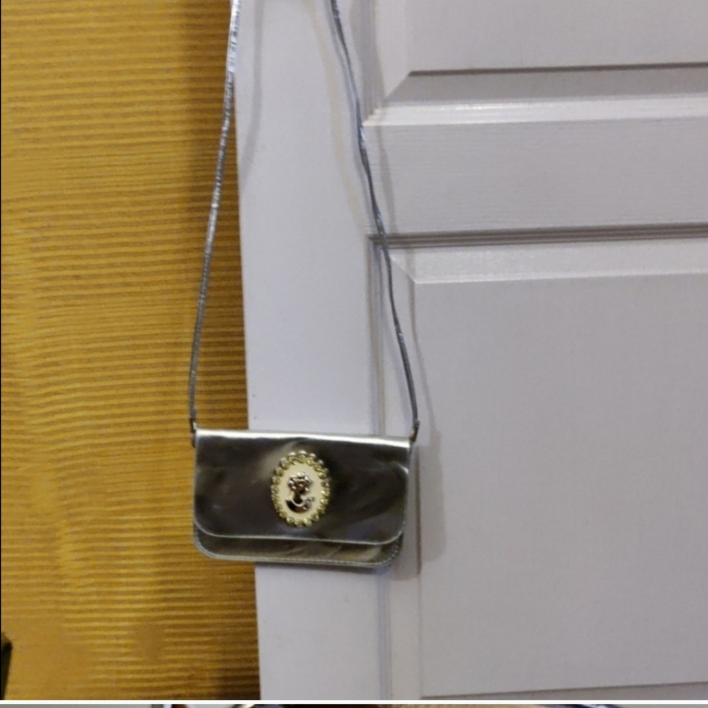 Silver white sling bag new - Picture 5 of 5